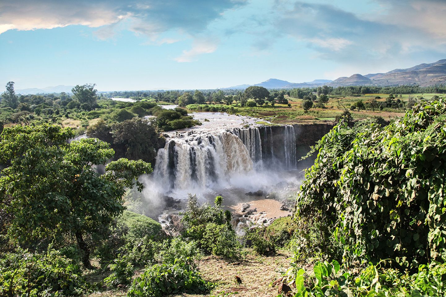 Landschaft von Äthiopien mit Wasserfall und viel Grün